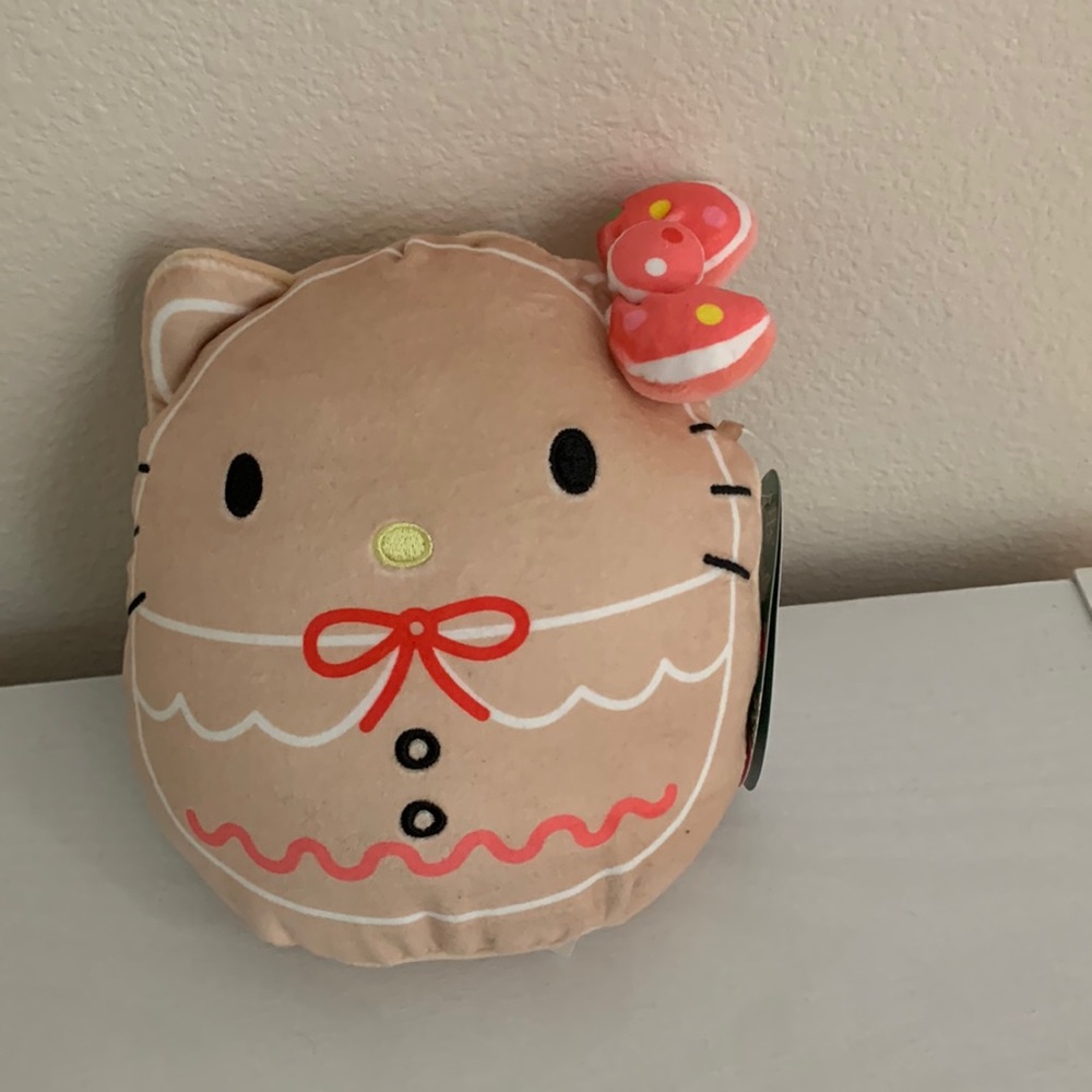 Hello Kitty Squishmellow 🌸